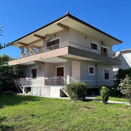 Villa Fjorentin Берат Екстериор снимка