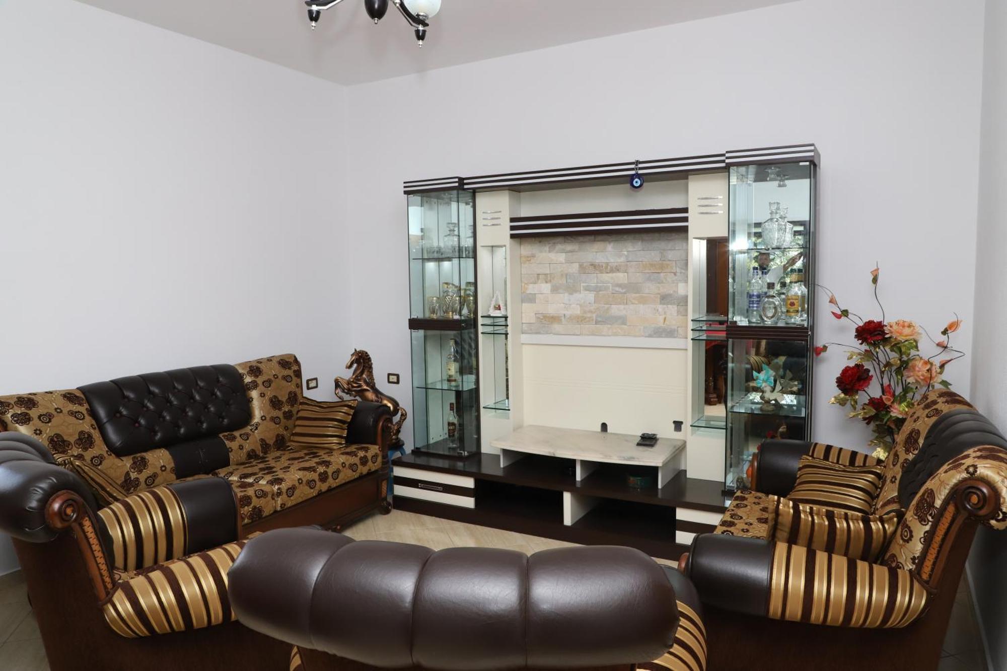 Villa Fjorentin Берат Екстериор снимка