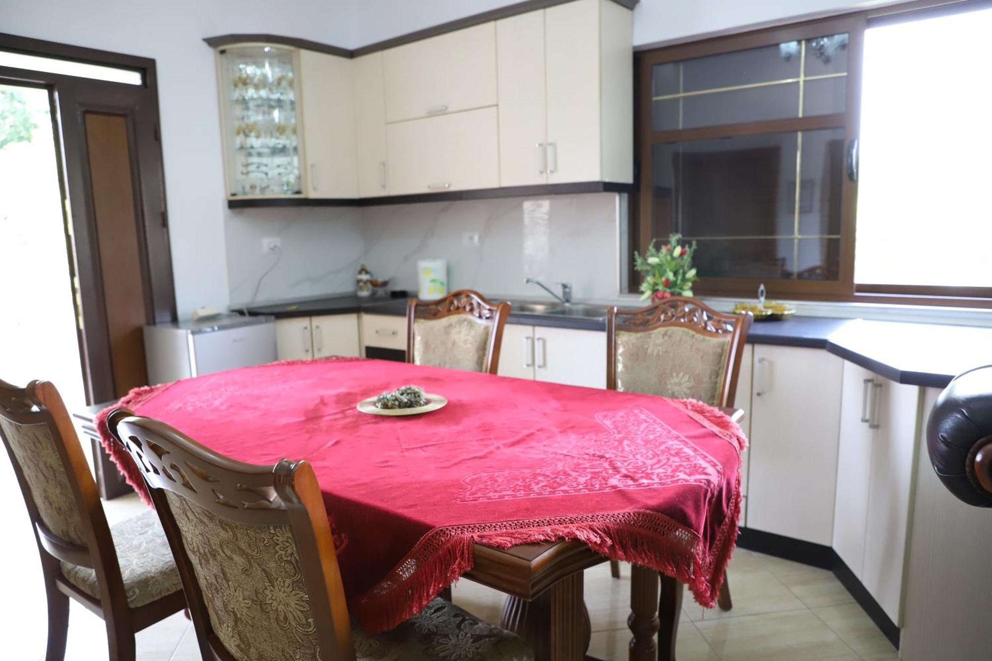 Villa Fjorentin Берат Екстериор снимка