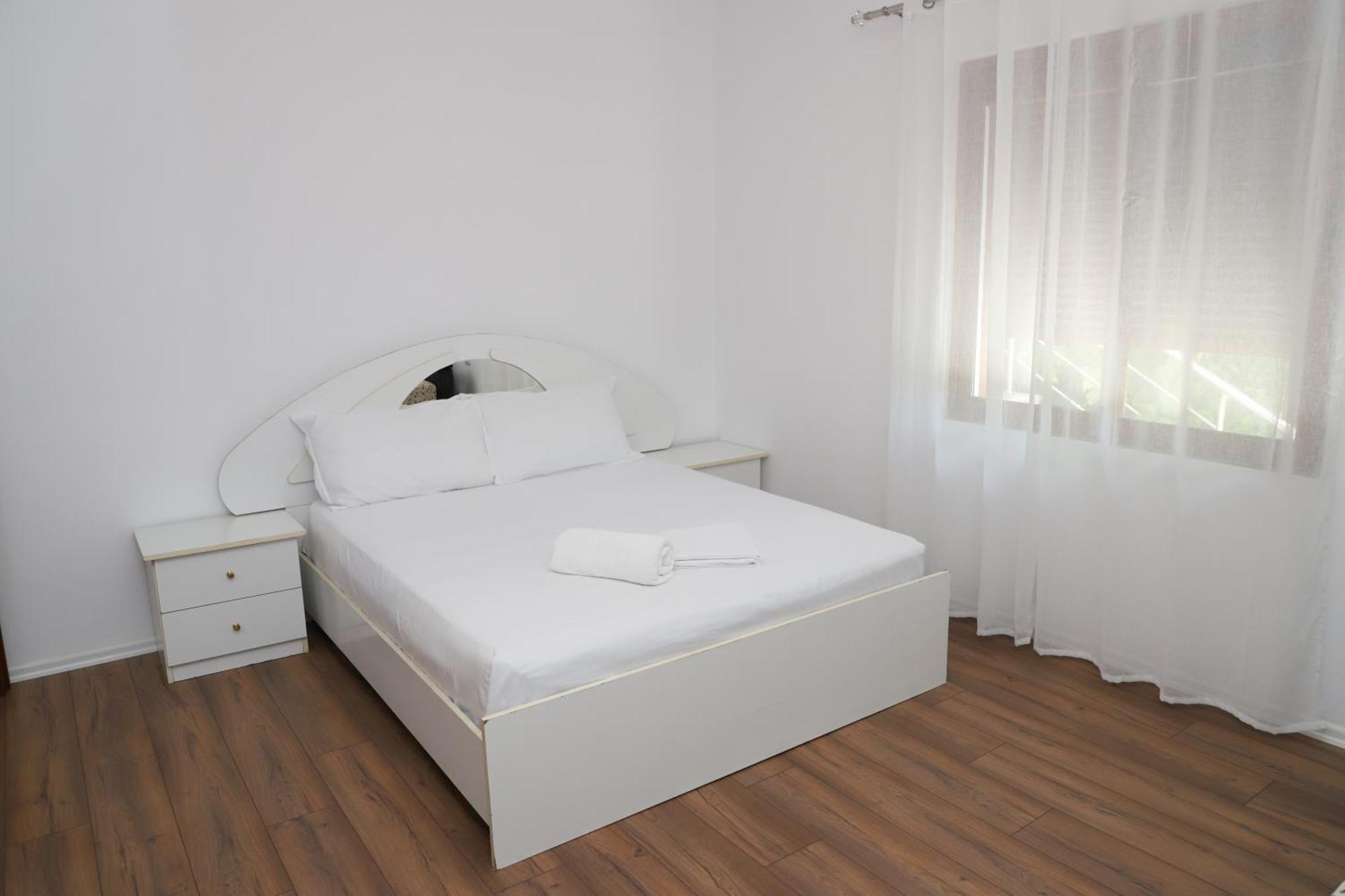 Villa Fjorentin Берат Екстериор снимка