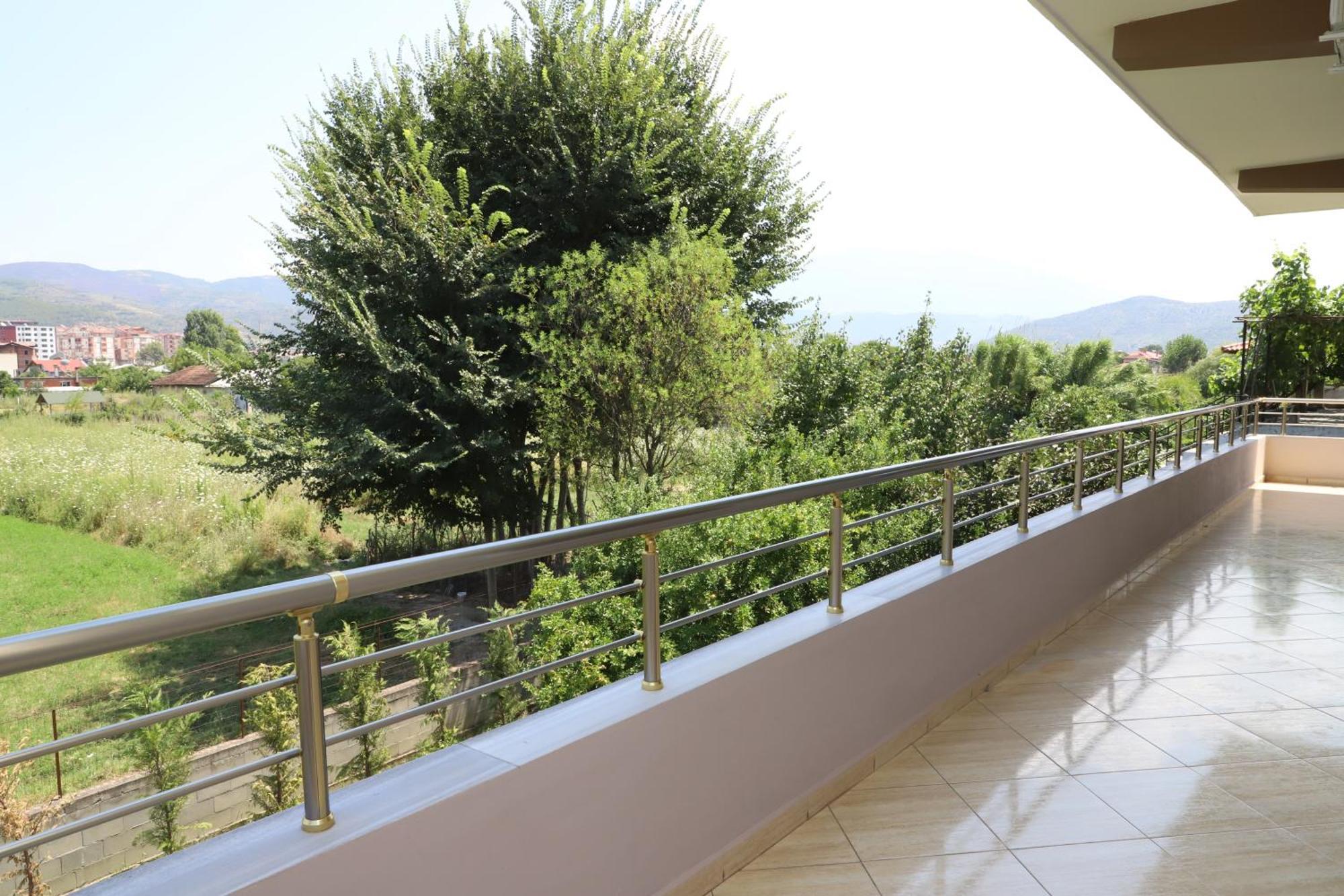 Villa Fjorentin Берат Екстериор снимка