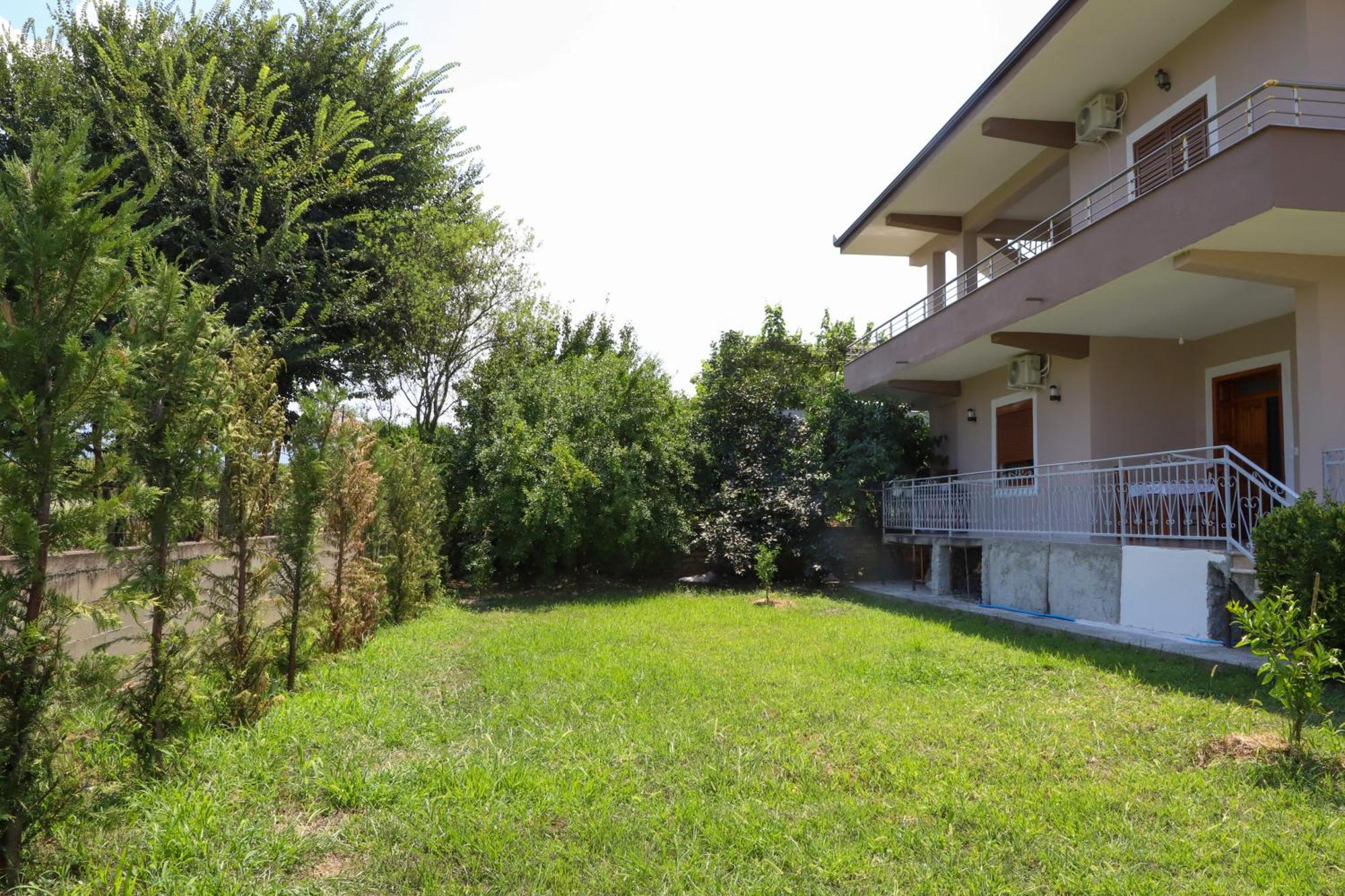 Villa Fjorentin Берат Екстериор снимка